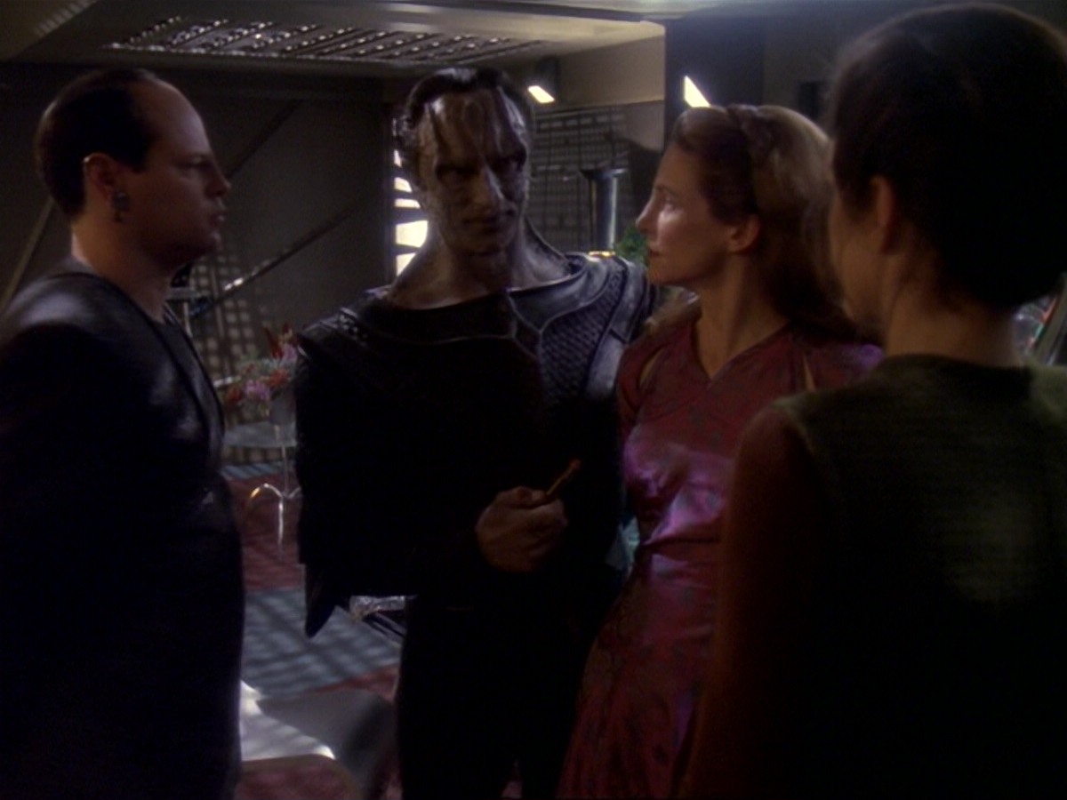 extant_StarTrek_DS9_6x17-WrongsDarkerThanDeathOrNight_4043.jpg