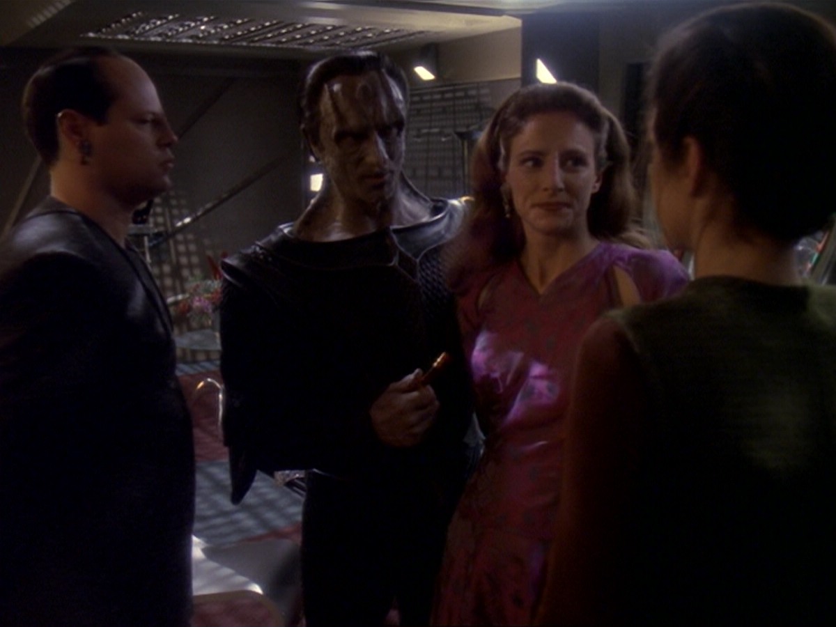 extant_StarTrek_DS9_6x17-WrongsDarkerThanDeathOrNight_4046.jpg