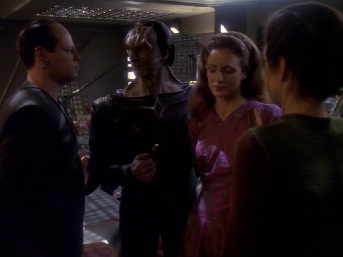 extant_StarTrek_DS9_6x17-WrongsDarkerThanDeathOrNight_4056.jpg