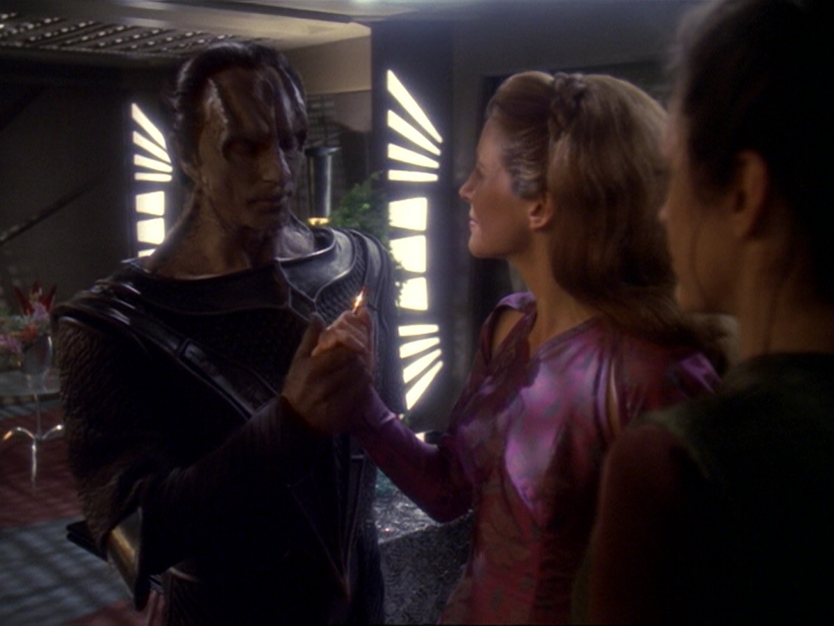 extant_StarTrek_DS9_6x17-WrongsDarkerThanDeathOrNight_4077.jpg