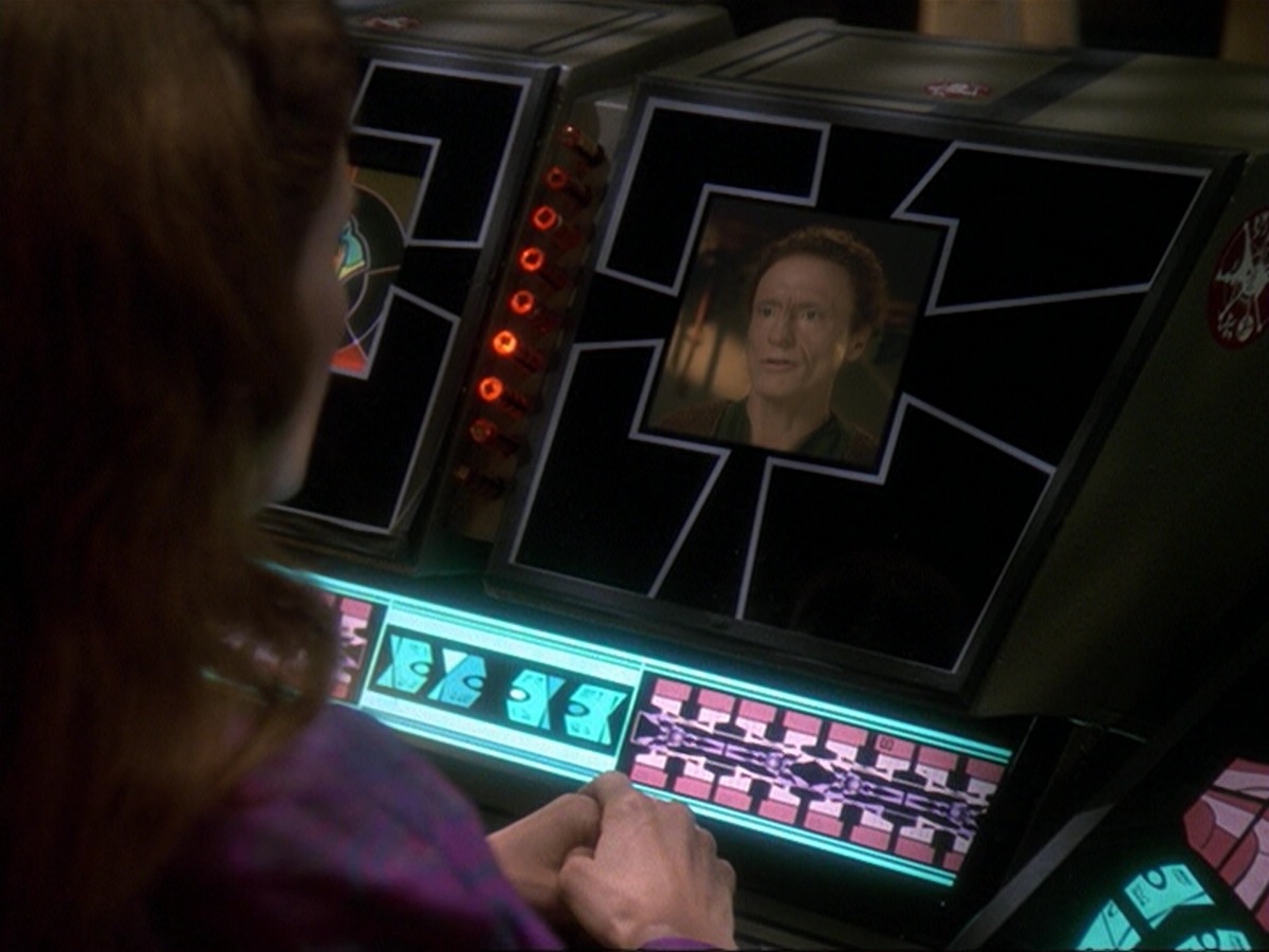 extant_StarTrek_DS9_6x17-WrongsDarkerThanDeathOrNight_4136.jpg