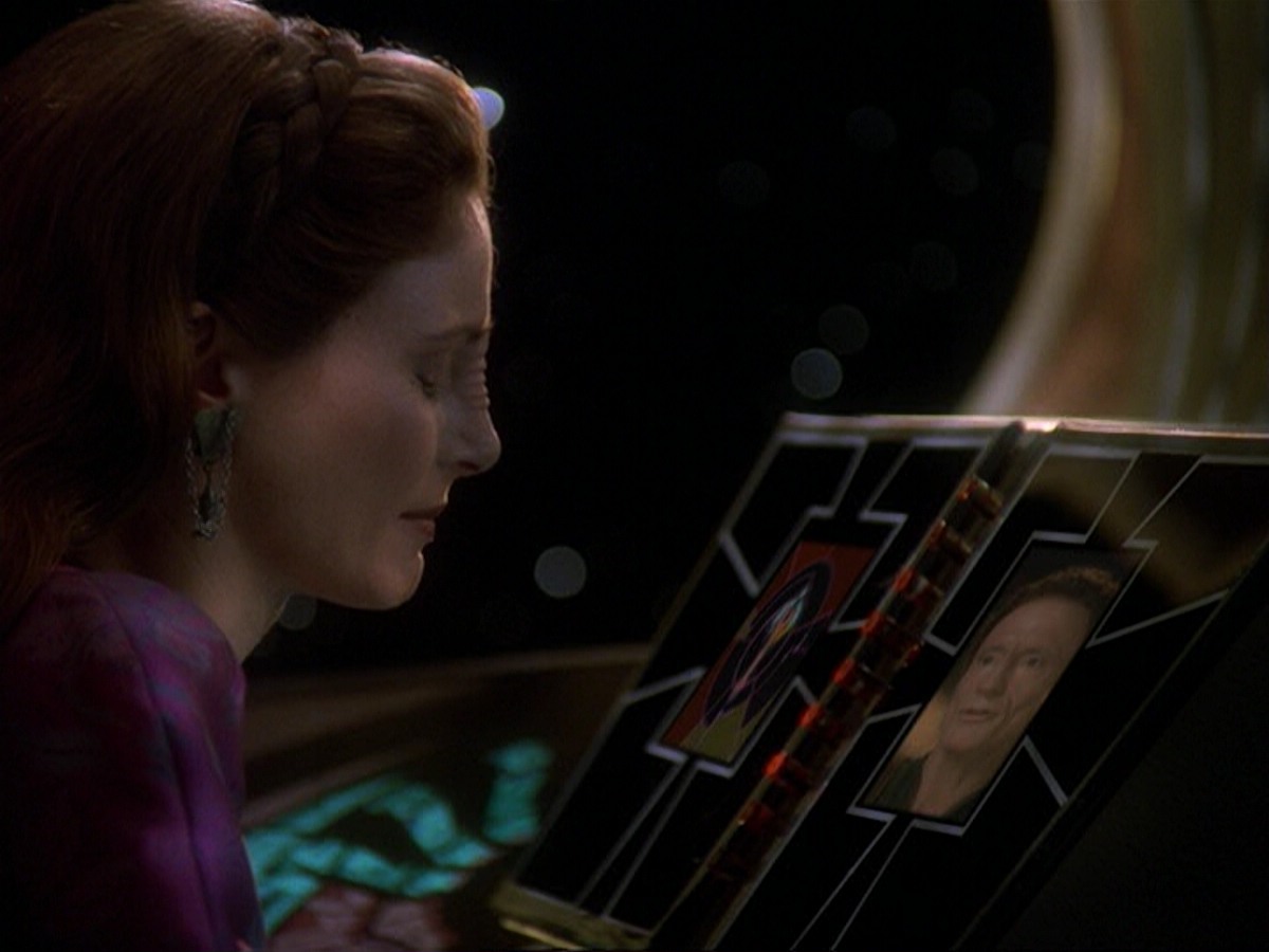 extant_StarTrek_DS9_6x17-WrongsDarkerThanDeathOrNight_4228.jpg