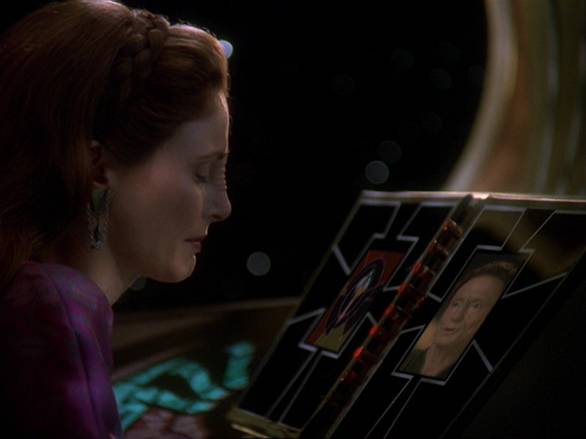 extant_StarTrek_DS9_6x17-WrongsDarkerThanDeathOrNight_4229.jpg