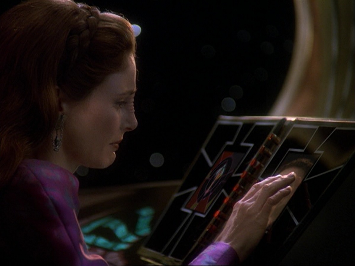 extant_StarTrek_DS9_6x17-WrongsDarkerThanDeathOrNight_4255.jpg