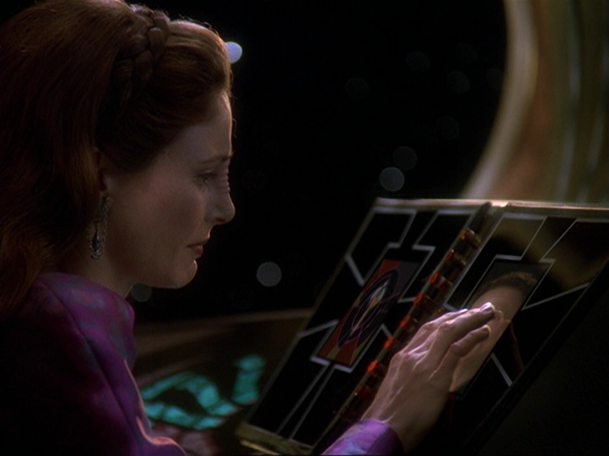 extant_StarTrek_DS9_6x17-WrongsDarkerThanDeathOrNight_4256.jpg