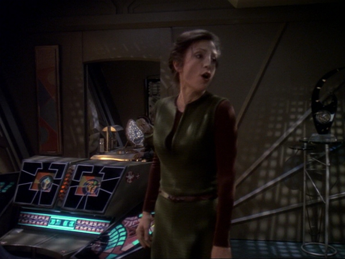 extant_StarTrek_DS9_6x17-WrongsDarkerThanDeathOrNight_4270.jpg