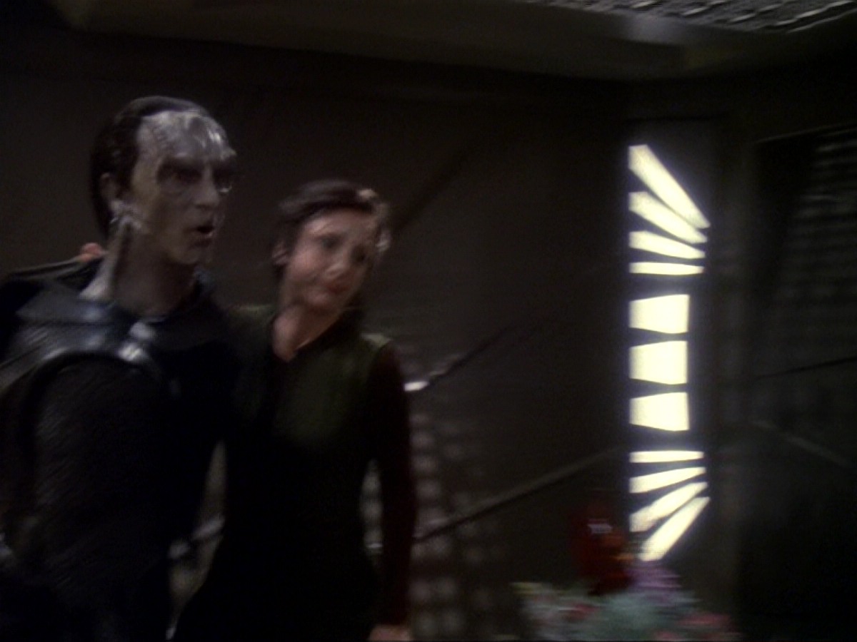 extant_StarTrek_DS9_6x17-WrongsDarkerThanDeathOrNight_4276.jpg