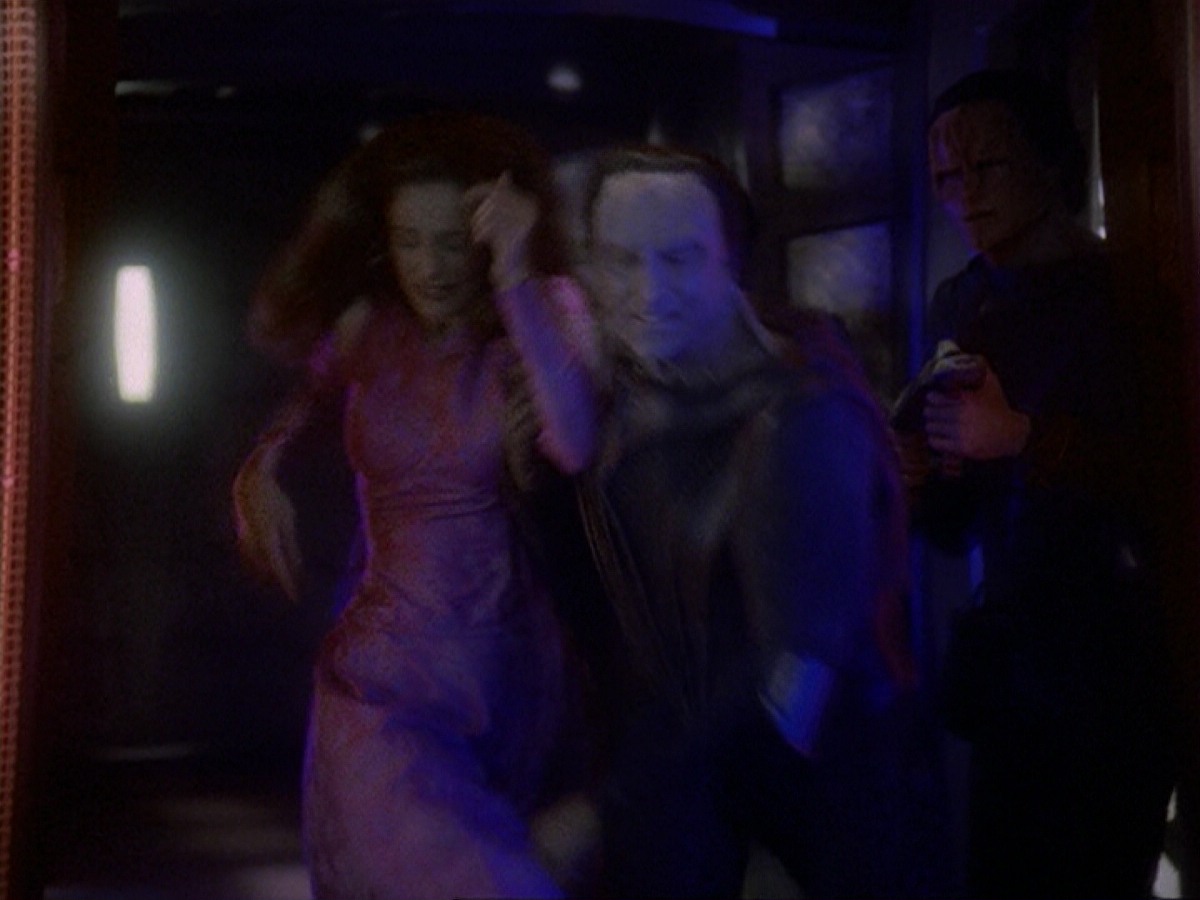 extant_StarTrek_DS9_6x17-WrongsDarkerThanDeathOrNight_4282.jpg