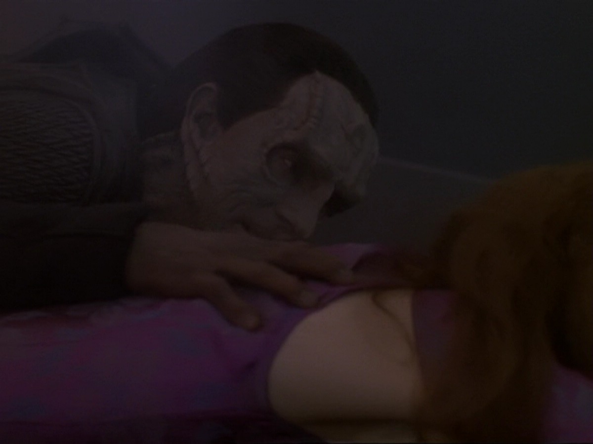 extant_StarTrek_DS9_6x17-WrongsDarkerThanDeathOrNight_4296.jpg
