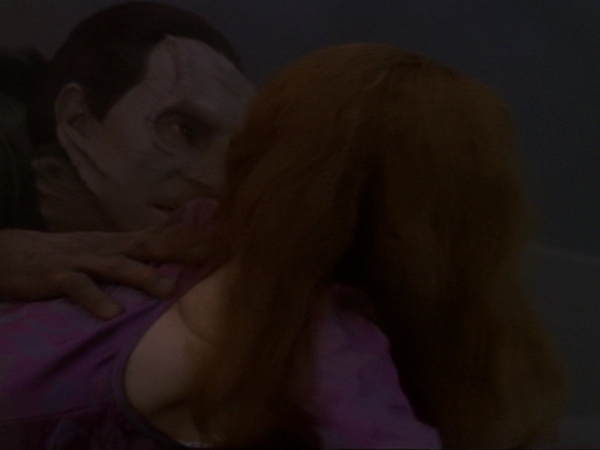 extant_StarTrek_DS9_6x17-WrongsDarkerThanDeathOrNight_4301.jpg