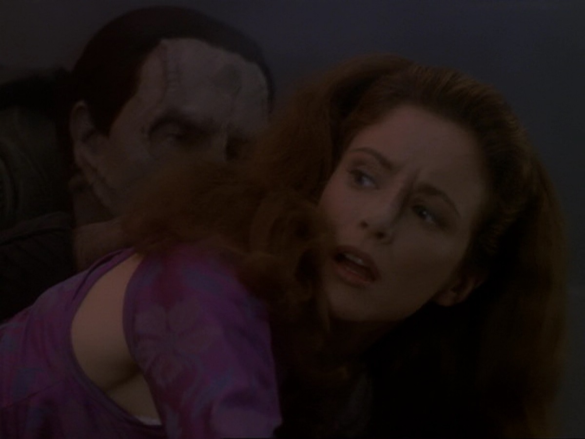 extant_StarTrek_DS9_6x17-WrongsDarkerThanDeathOrNight_4303.jpg