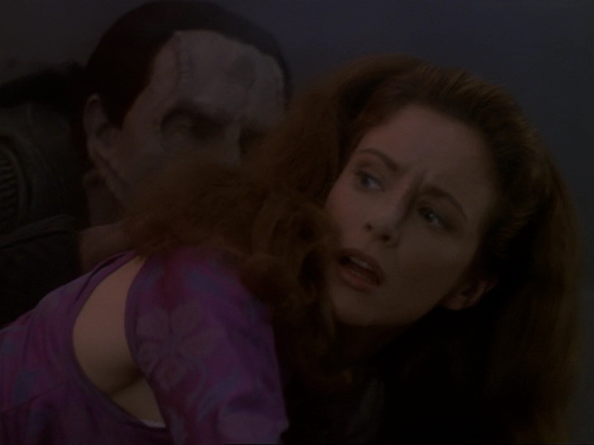extant_StarTrek_DS9_6x17-WrongsDarkerThanDeathOrNight_4304.jpg