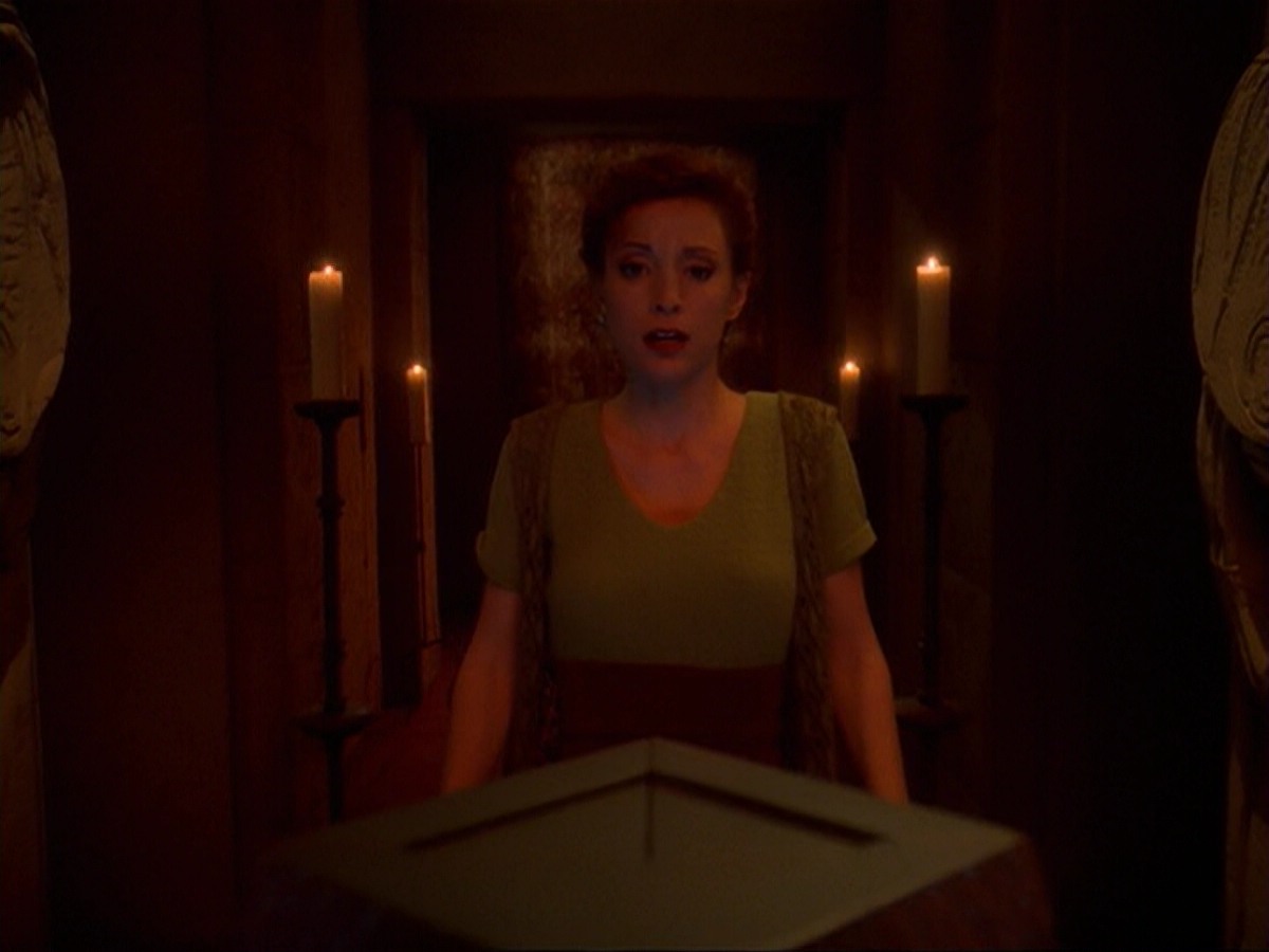 extant_StarTrek_DS9_6x17-WrongsDarkerThanDeathOrNight_4324.jpg