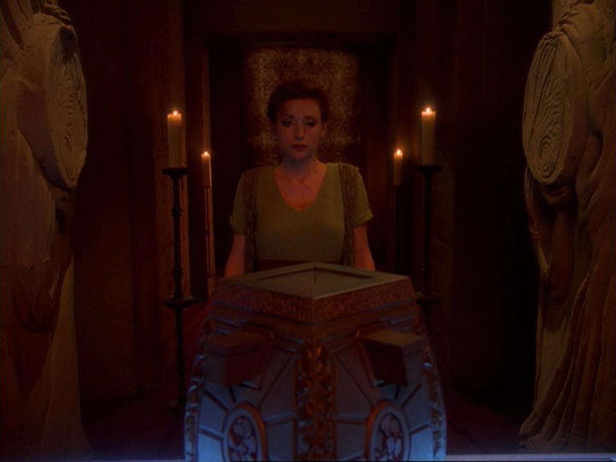 extant_StarTrek_DS9_6x17-WrongsDarkerThanDeathOrNight_4333.jpg