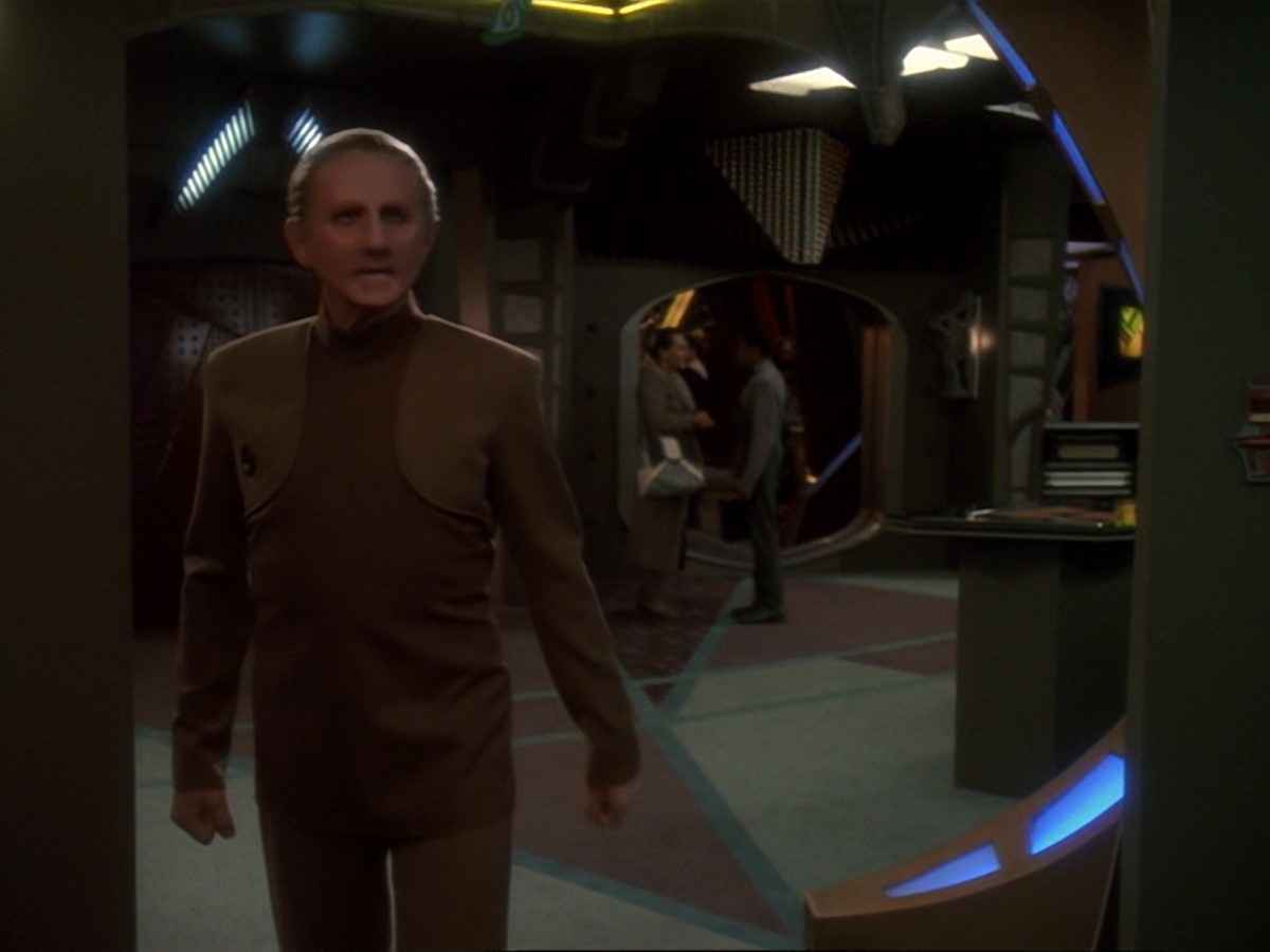 extant_StarTrek_DS9_6x18-Inquisition_0016.jpg