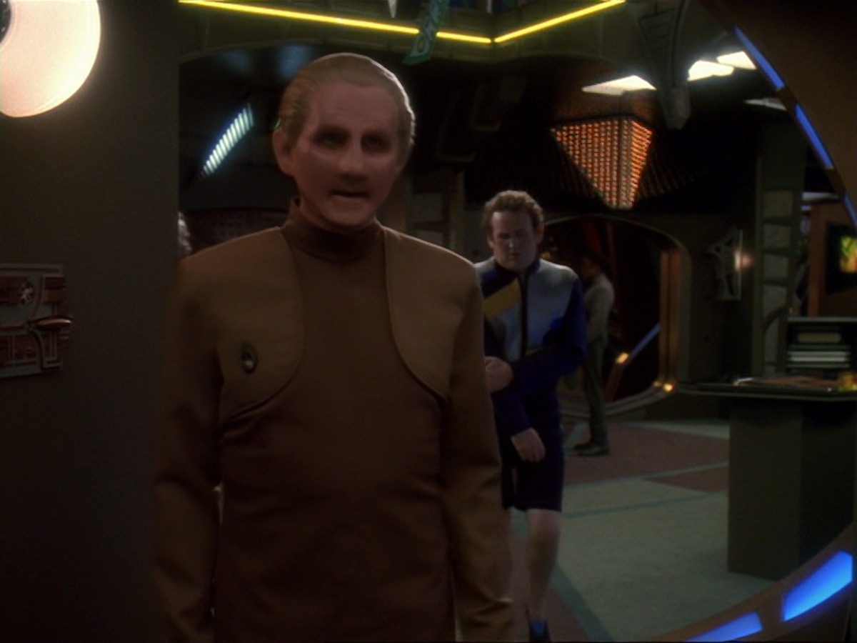 extant_StarTrek_DS9_6x18-Inquisition_0051.jpg