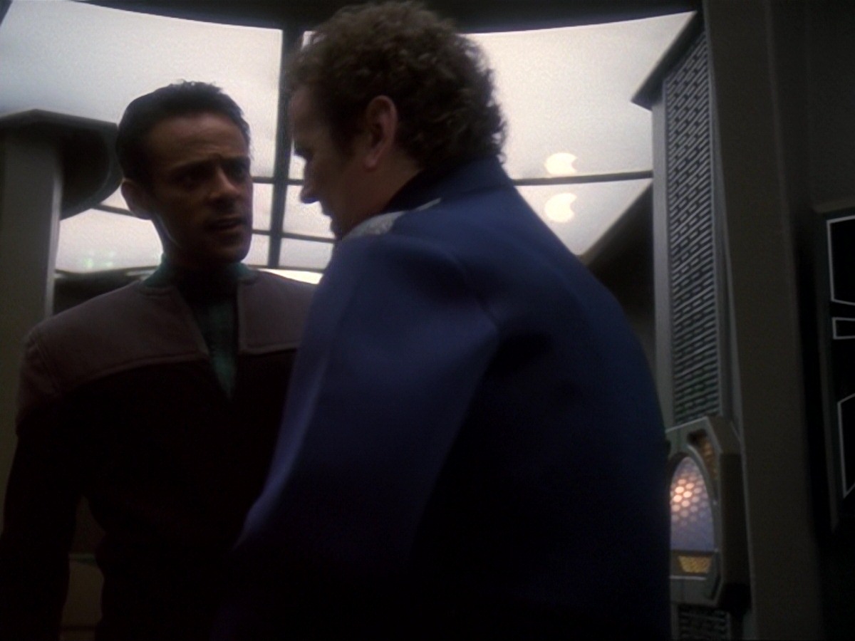 extant_StarTrek_DS9_6x18-Inquisition_0074.jpg
