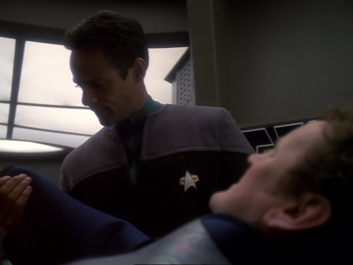 extant_StarTrek_DS9_6x18-Inquisition_0079.jpg