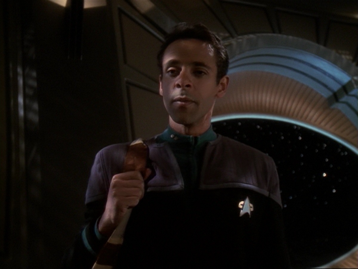 extant_StarTrek_DS9_6x18-Inquisition_0205.jpg