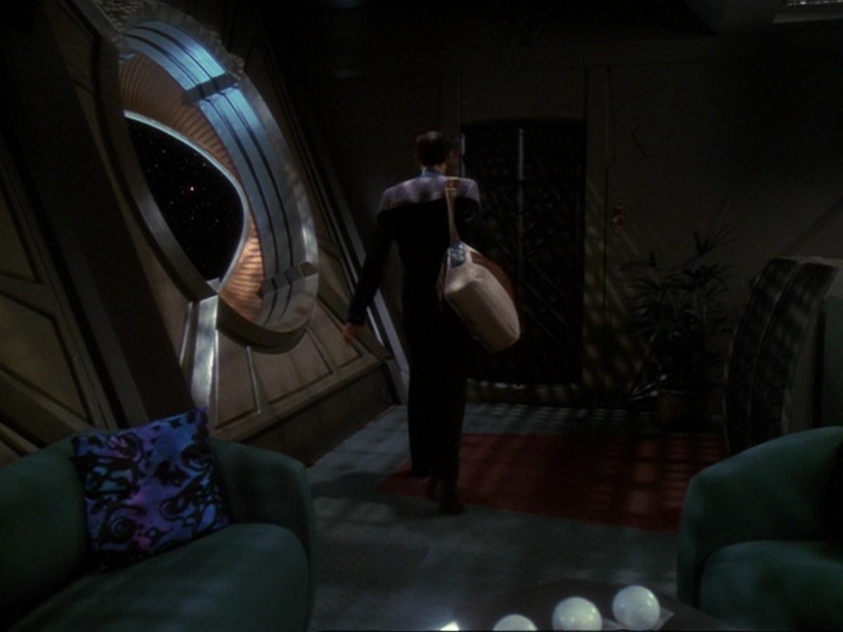 extant_StarTrek_DS9_6x18-Inquisition_0220.jpg