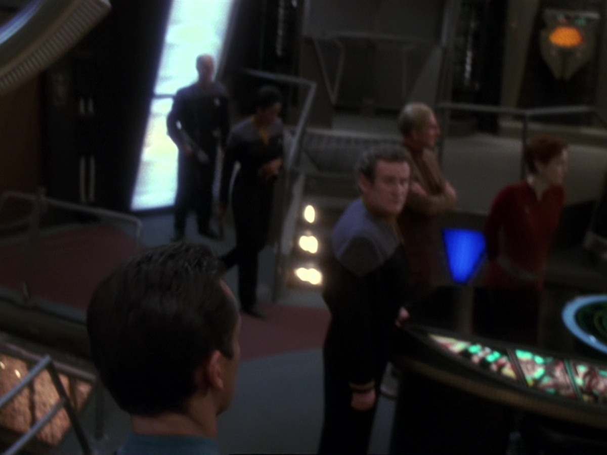 extant_StarTrek_DS9_6x18-Inquisition_0245.jpg