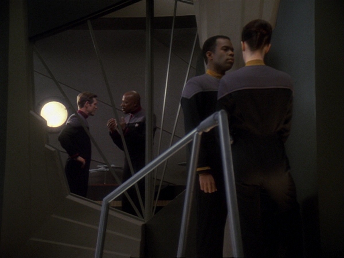 extant_StarTrek_DS9_6x18-Inquisition_0266.jpg