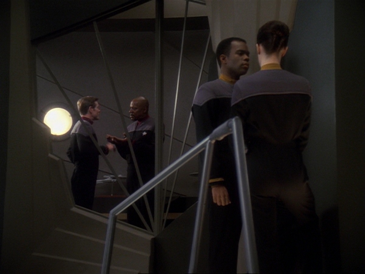 extant_StarTrek_DS9_6x18-Inquisition_0268.jpg