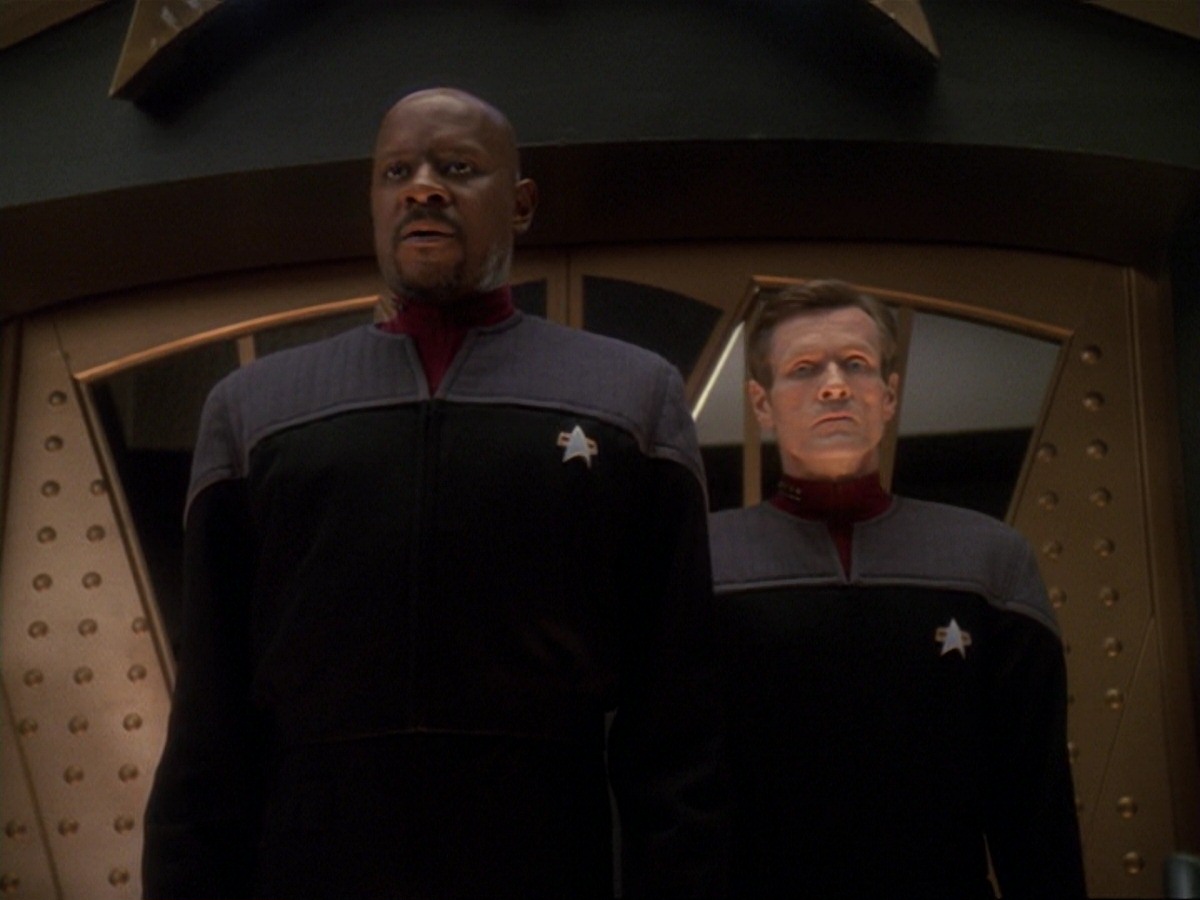 extant_StarTrek_DS9_6x18-Inquisition_0290.jpg