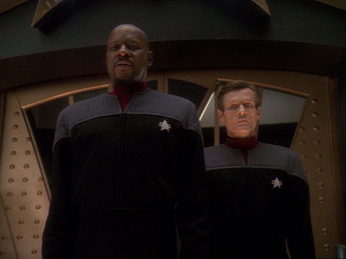 extant_StarTrek_DS9_6x18-Inquisition_0292.jpg