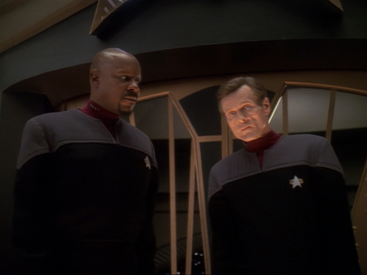 extant_StarTrek_DS9_6x18-Inquisition_0300.jpg