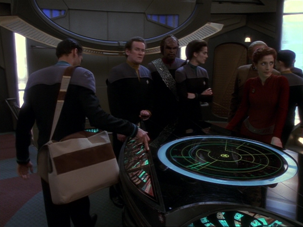 extant_StarTrek_DS9_6x18-Inquisition_0391.jpg
