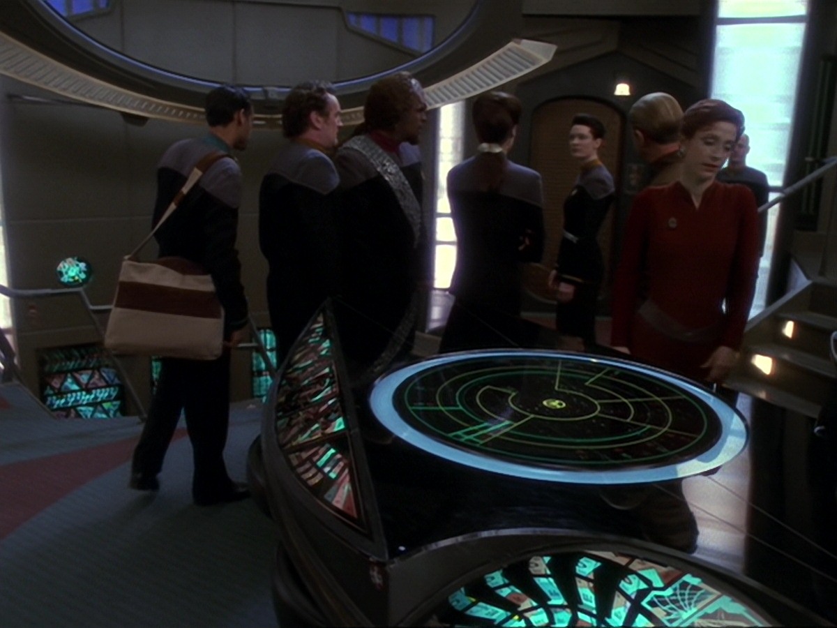 extant_StarTrek_DS9_6x18-Inquisition_0394.jpg