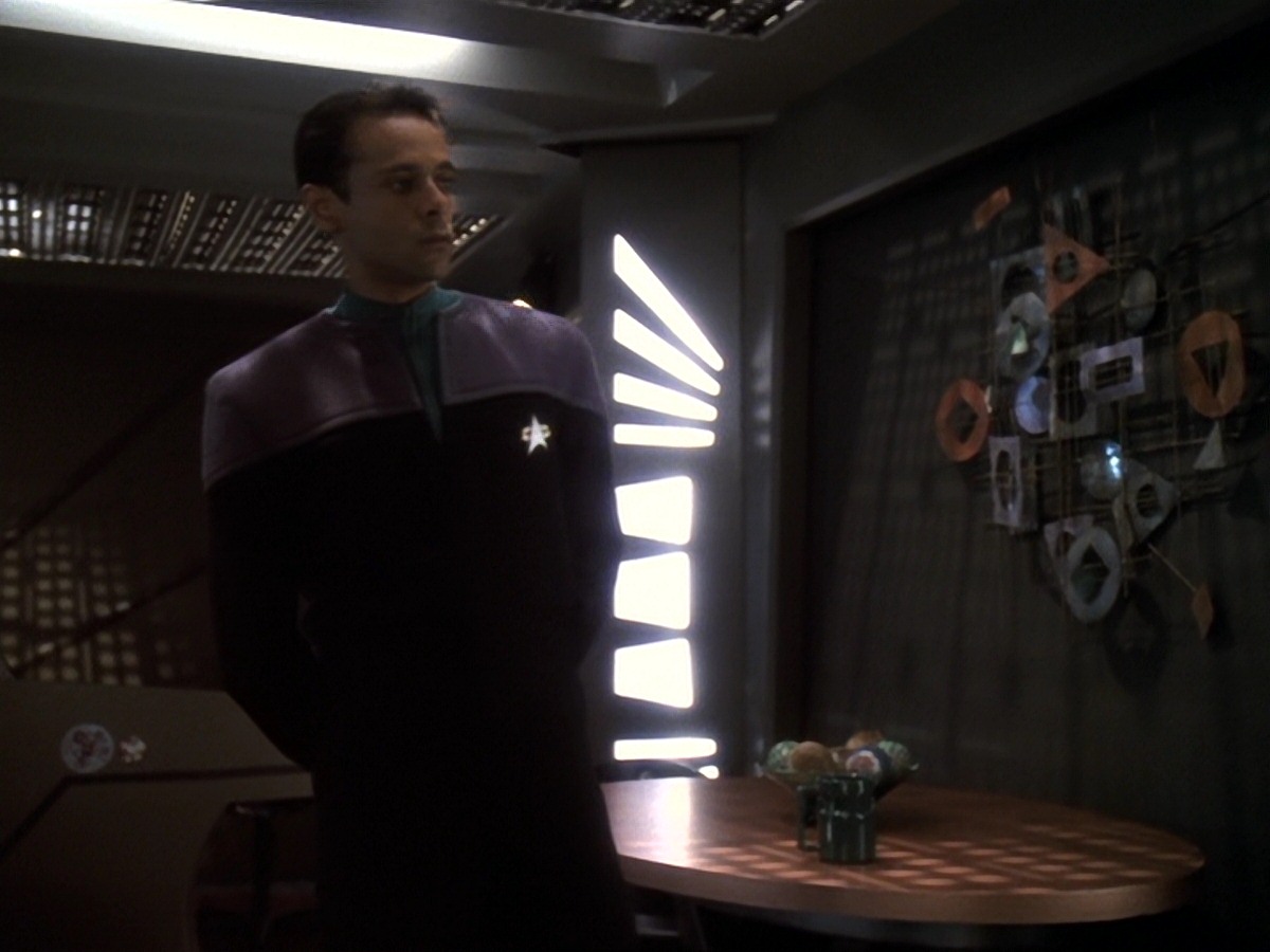 extant_StarTrek_DS9_6x18-Inquisition_0577.jpg