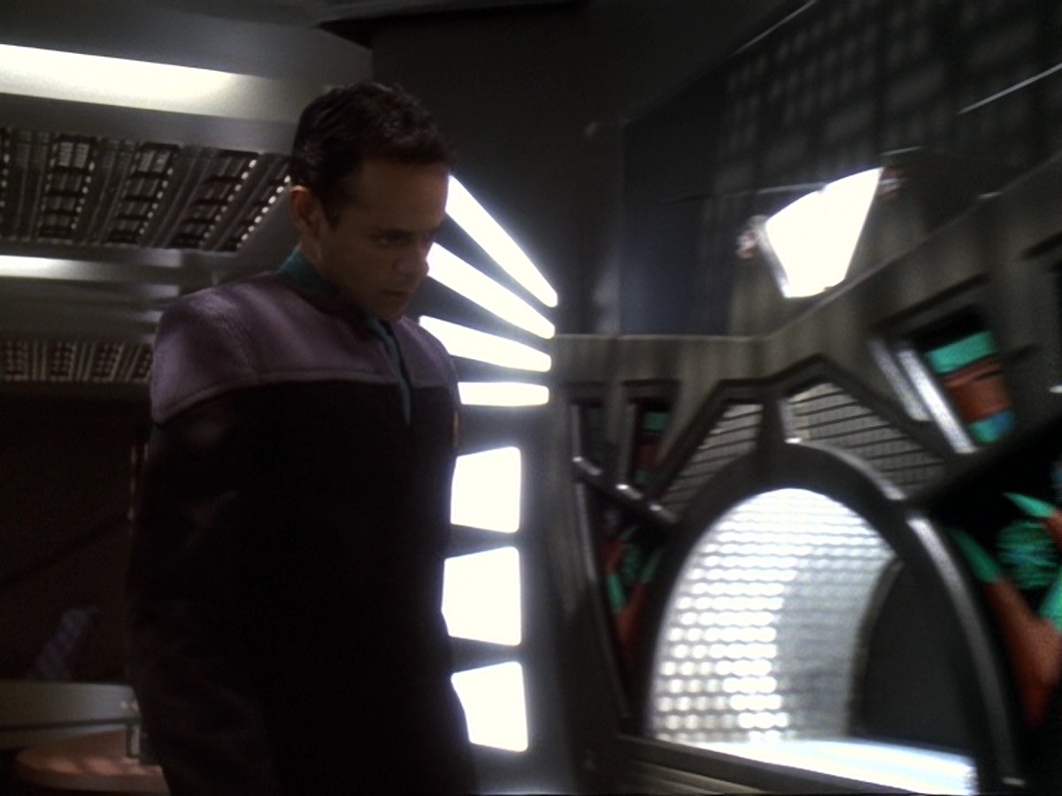 extant_StarTrek_DS9_6x18-Inquisition_0584.jpg