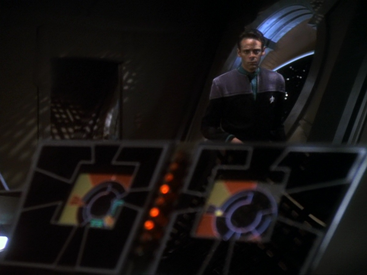 extant_StarTrek_DS9_6x18-Inquisition_1082.jpg