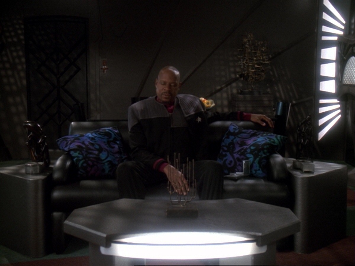 extant_StarTrek_DS9_6x19-InThePaleMoonlight_0010.jpg