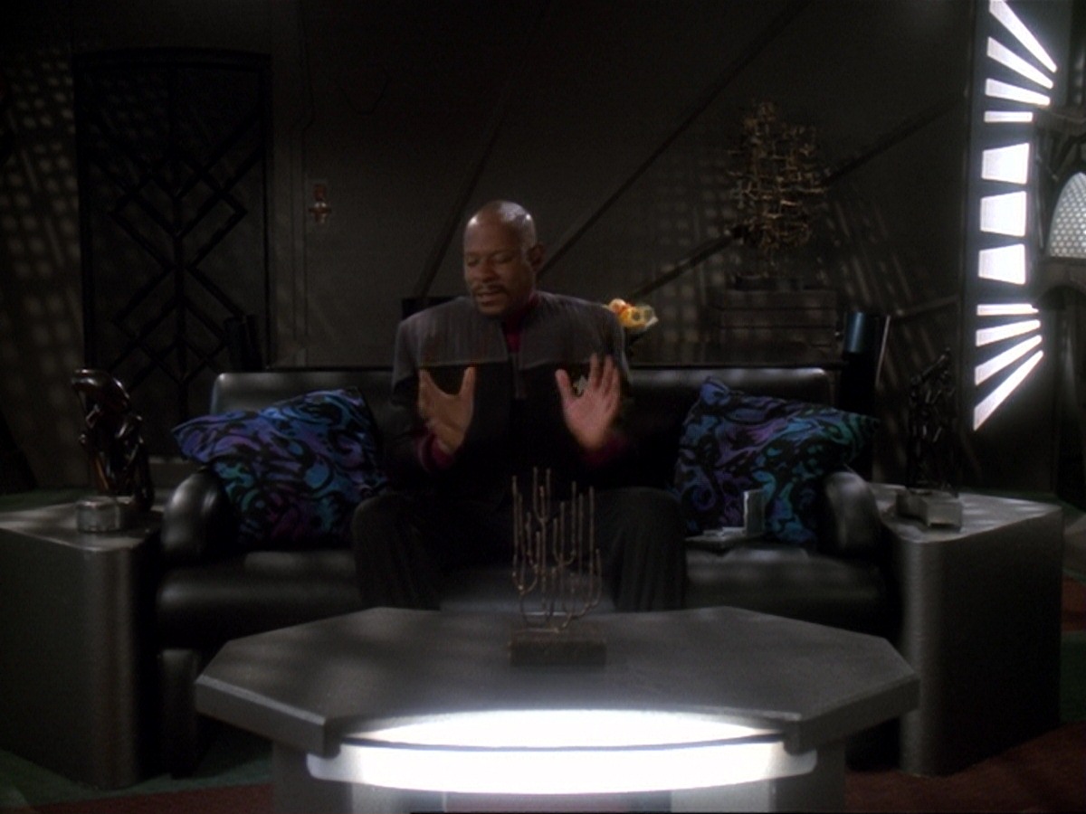 extant_StarTrek_DS9_6x19-InThePaleMoonlight_0019.jpg