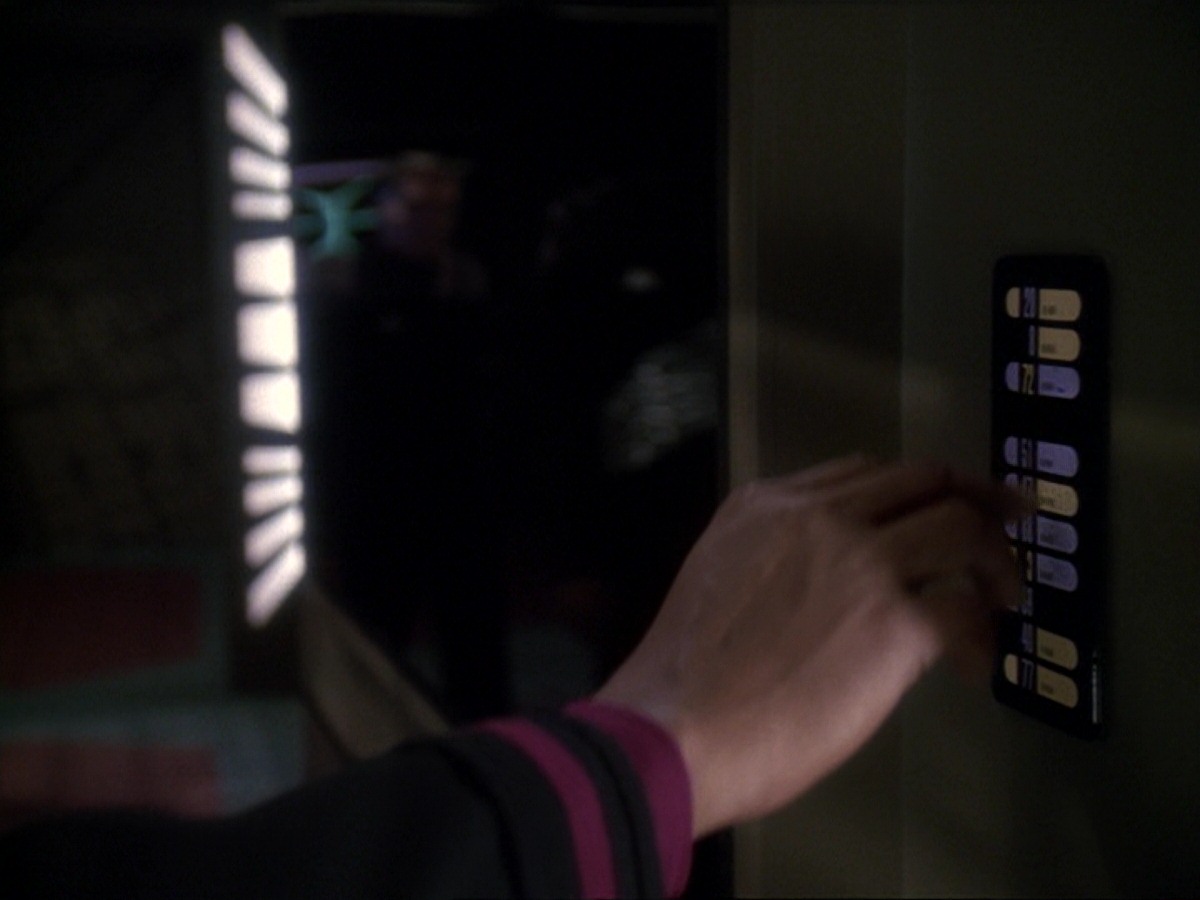 extant_StarTrek_DS9_6x19-InThePaleMoonlight_0085.jpg