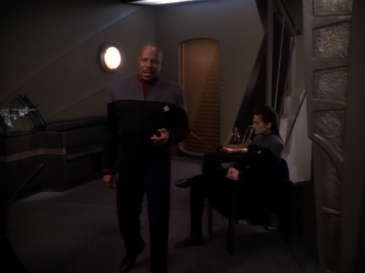 extant_StarTrek_DS9_6x19-InThePaleMoonlight_0409.jpg