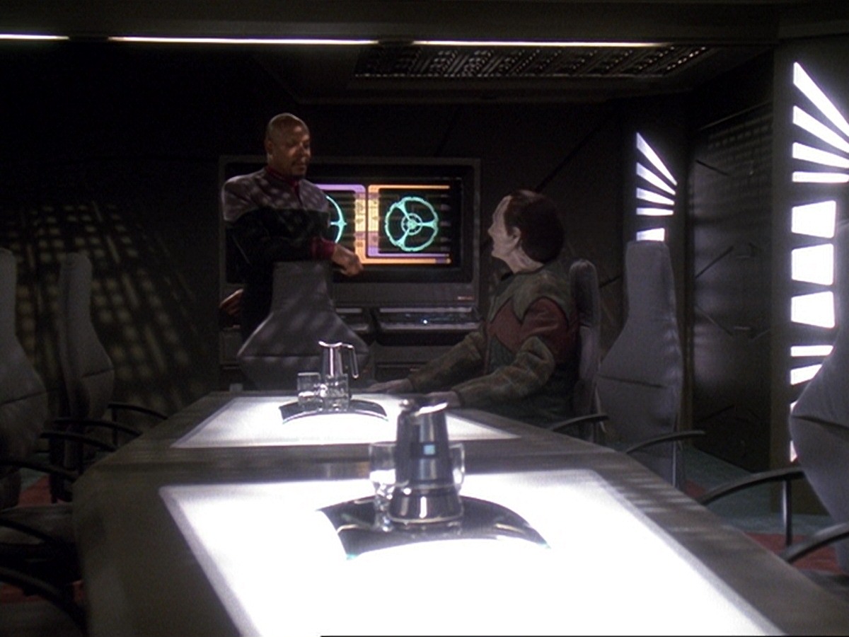 extant_StarTrek_DS9_6x19-InThePaleMoonlight_0596.jpg