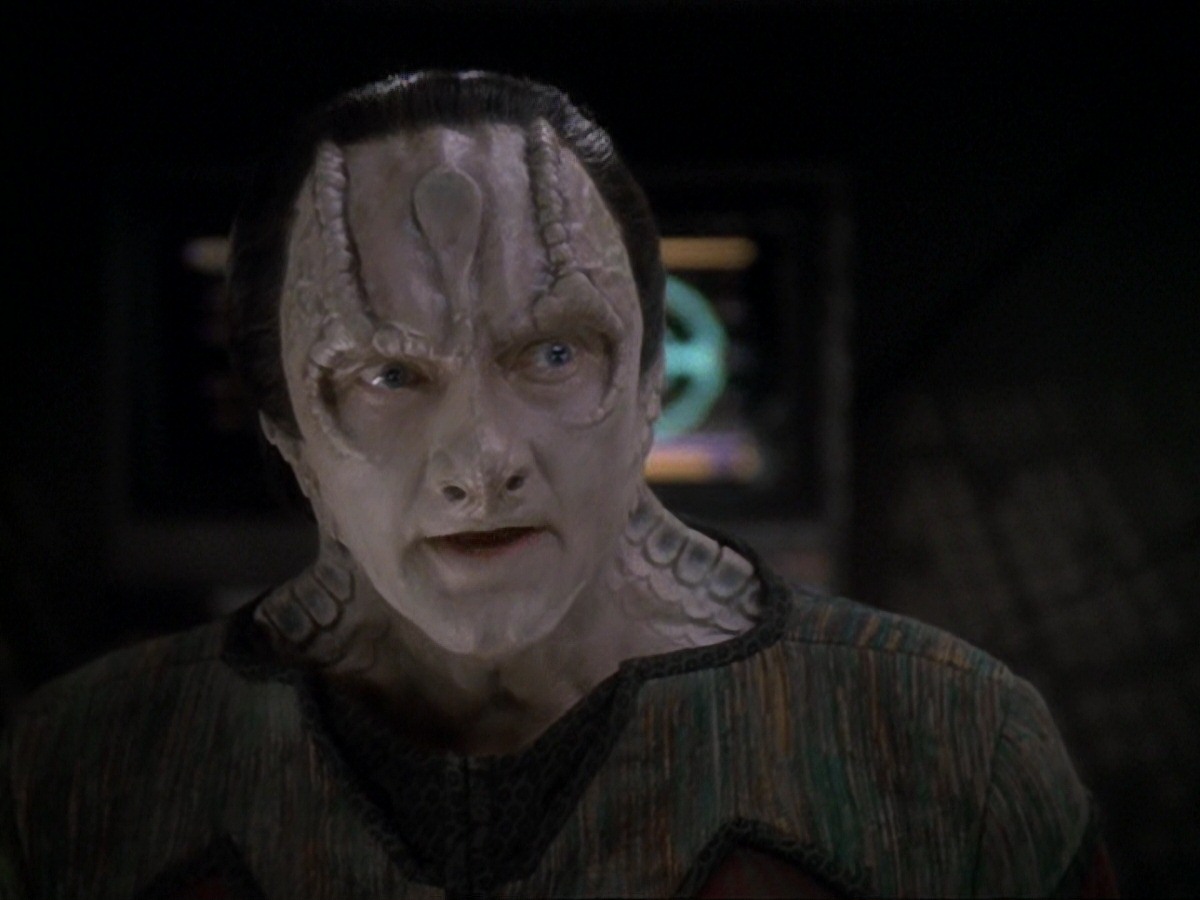 extant_StarTrek_DS9_6x19-InThePaleMoonlight_0712.jpg