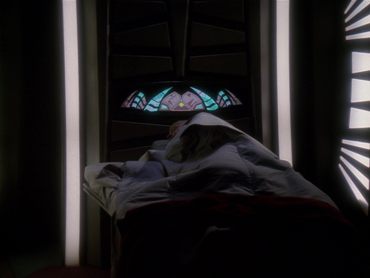 extant_StarTrek_DS9_6x19-InThePaleMoonlight_0818.jpg