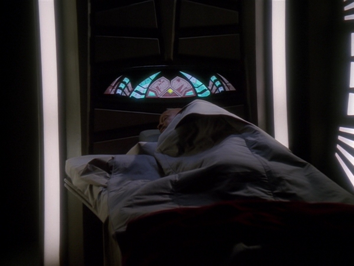 extant_StarTrek_DS9_6x19-InThePaleMoonlight_0821.jpg
