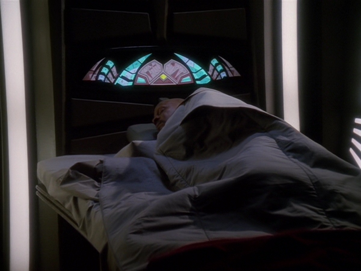 extant_StarTrek_DS9_6x19-InThePaleMoonlight_0824.jpg