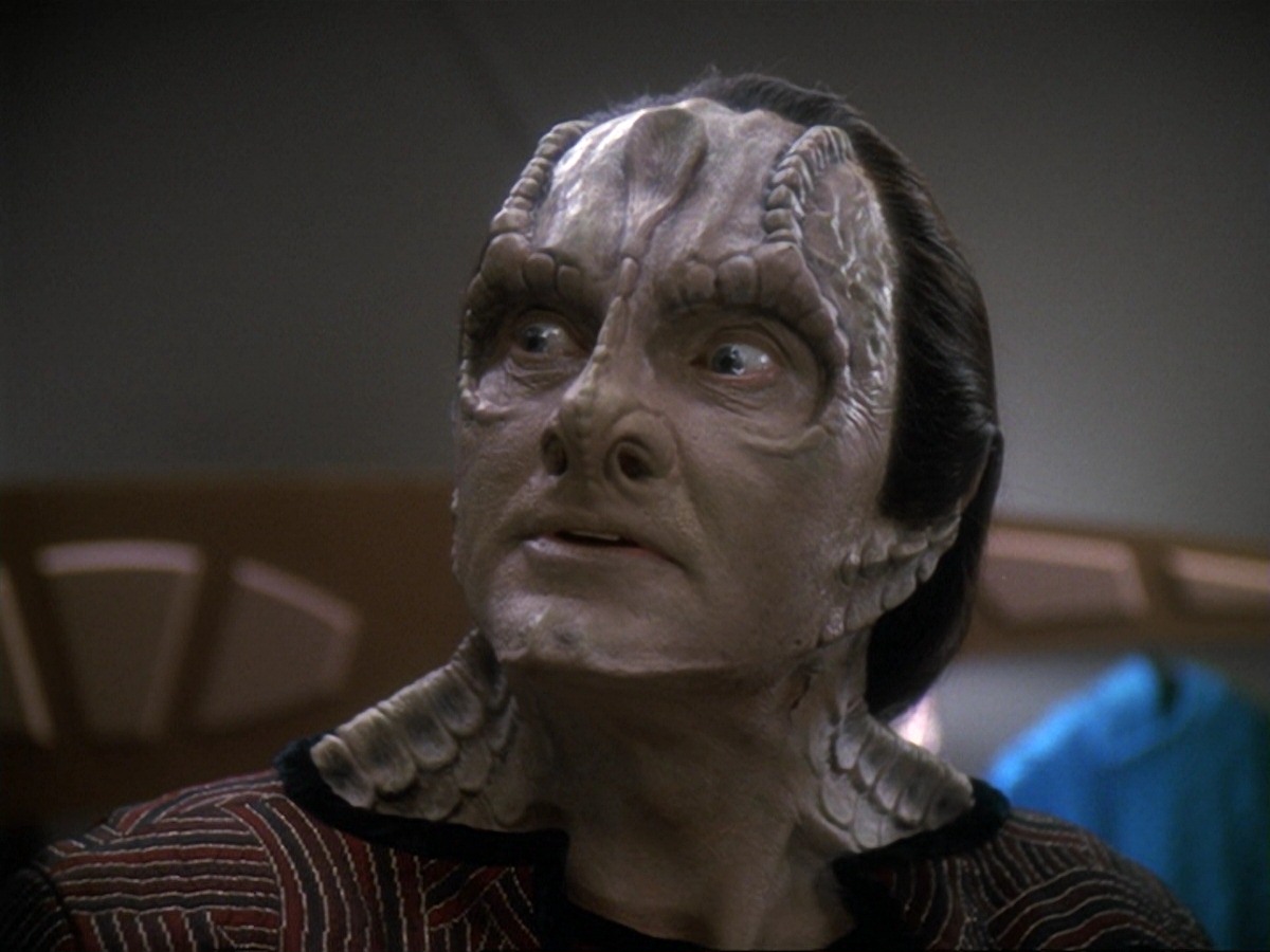 extant_StarTrek_DS9_6x19-InThePaleMoonlight_1009.jpg