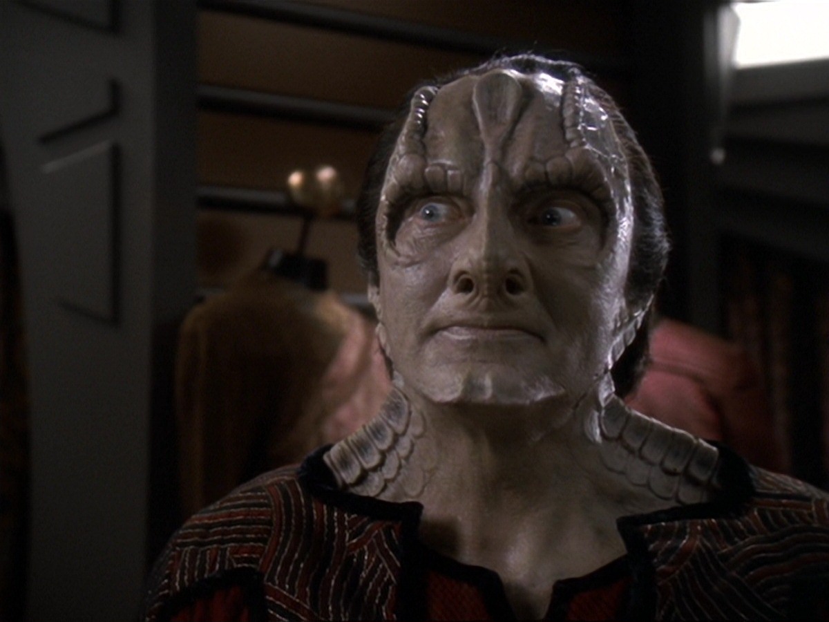 extant_StarTrek_DS9_6x19-InThePaleMoonlight_1038.jpg