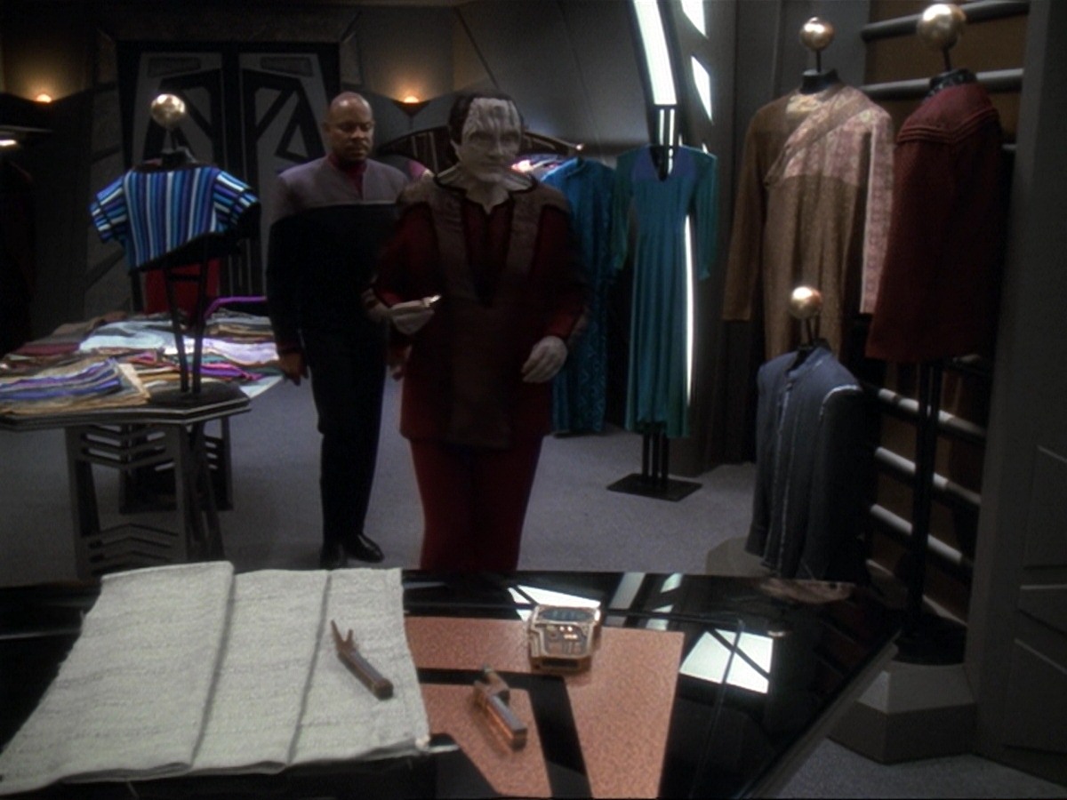 extant_StarTrek_DS9_6x19-InThePaleMoonlight_1065.jpg