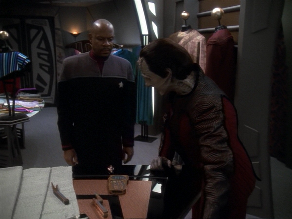 extant_StarTrek_DS9_6x19-InThePaleMoonlight_1069.jpg