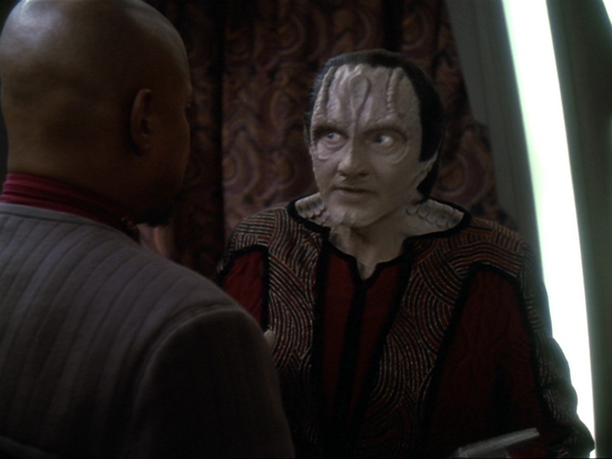 extant_StarTrek_DS9_6x19-InThePaleMoonlight_1140.jpg