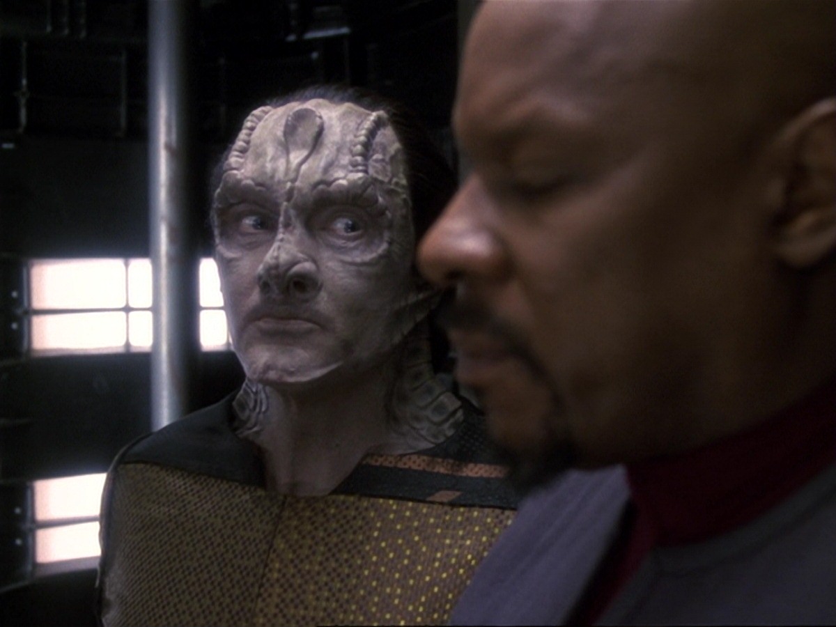 extant_StarTrek_DS9_6x19-InThePaleMoonlight_1972.jpg